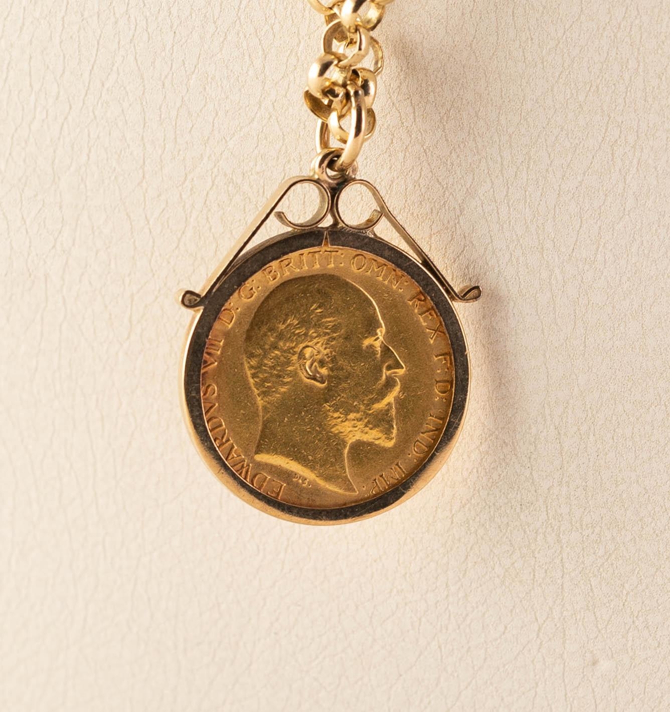 9ct GOLD CHAIN NECKLACE suspending a loose mounted Edward VII (1909) HALF SOVEREIGN, gross weight - Image 3 of 3