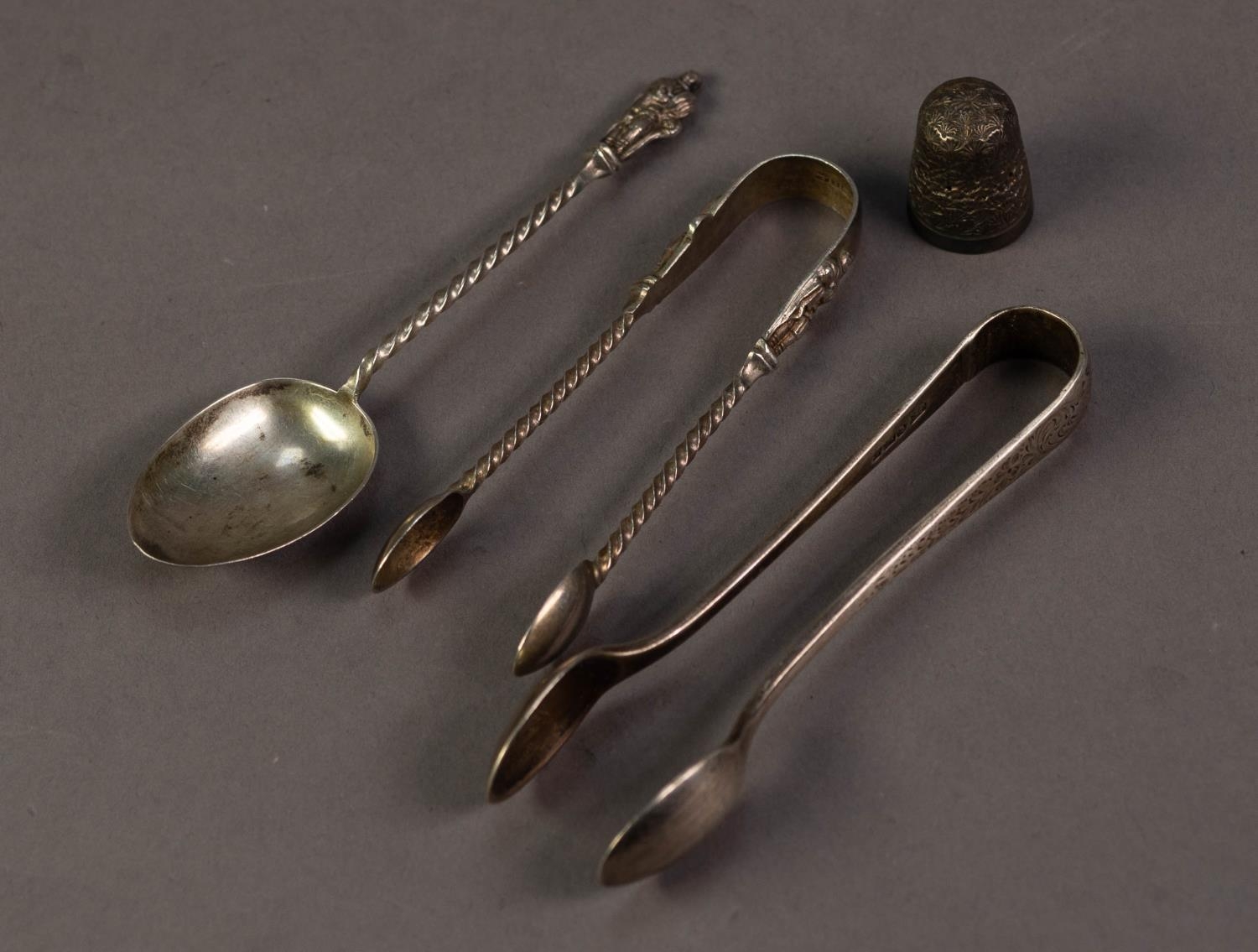 FOUR SMALL PIECES OF VICTORIAN AND LATER SILVER, comprising: APOSTLE TOP TEASPOON and MATCHING