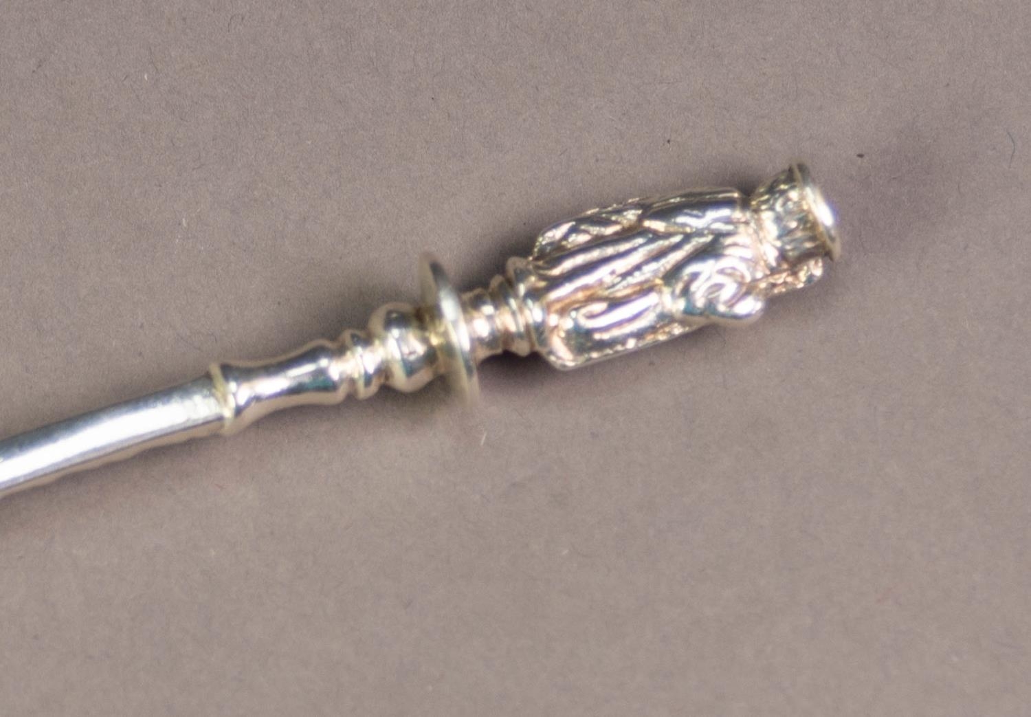 LATE VICTORIAN SILVER APOSTLE TOP ANOINTING SPOON, 5 ¼? (13.3cm), London 1899, no maker?s mark, 0. - Image 2 of 3
