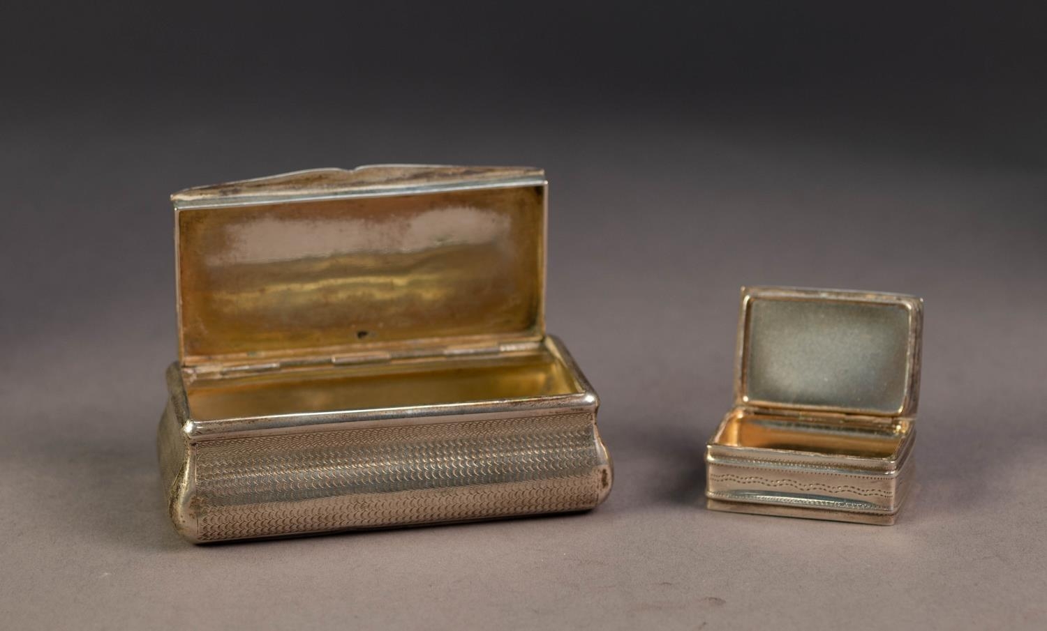 NINETEENTH CENTURY CONTINENTAL ENGINE TURNED SILVER COLOURED METAL SNUFF BOX, of rectangular bombe - Image 3 of 3