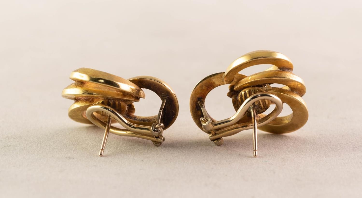 PAIR OF 18ct GOLD EARRINGS each of four C scroll pattern, with post and sprung clip fastening, 10. - Image 2 of 2