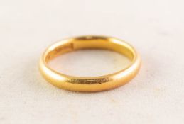 22ct GOLD WEDDING RING, 5.2gms, Chester 1937, ring size O/P