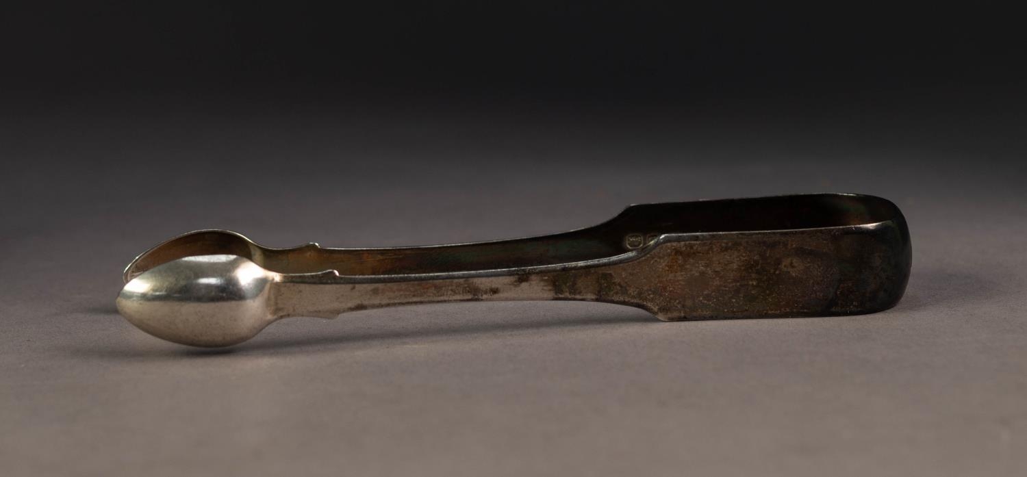 GEORGE III PAIR OF FIDDLE PATTERN SILVER SUGAR TONGS, initialled, 5 ¾? (14.6cm), Assay mark