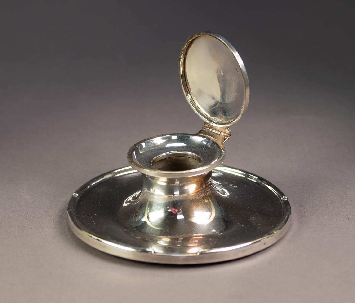 GEORGE V SILVER LARGE CAPSTAN INKWELL, plain with hinged lid (no liner), the broad circular dishes - Image 2 of 3