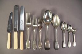 GOOD SELECTION OF LOOSE FIDDLE HANDLE CUTLERY, MAINLY EARLY 20th CENTURY, includes a pair of