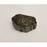 CONTINENTAL SILVER COLOURED METAL SNUFF BOX, cartouche shaped, the hinged lid cast with a l