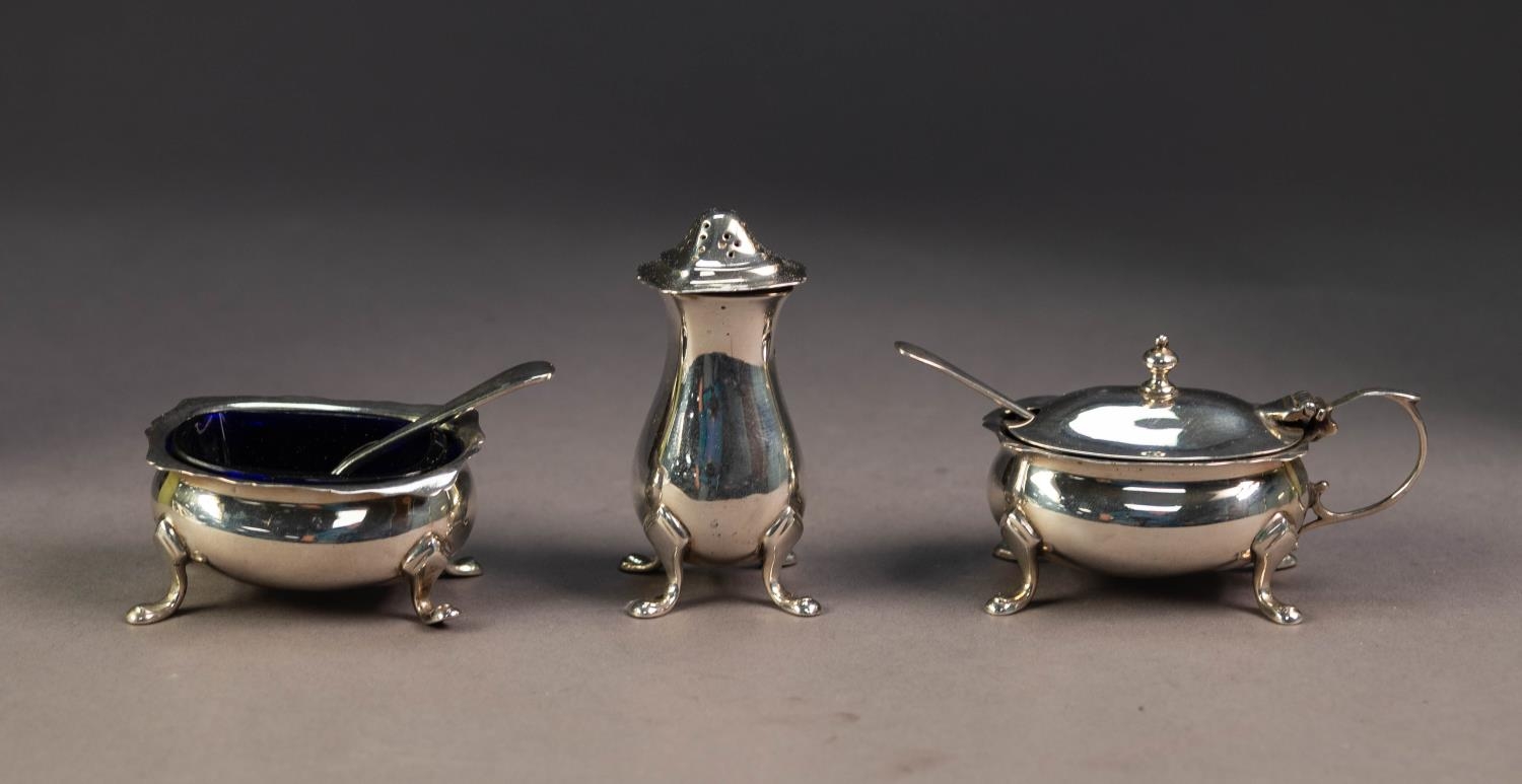 GEORGE V THREE PIECE SILVER CONDIMENT SET, RETAILED BY HANLEY & PIDDUCK, SOUTHPORT, of bellied - Image 2 of 2
