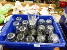QUANTITY OF 1/2 PINT HANDLED BEER GLASSES, APPROXIMATELY 32