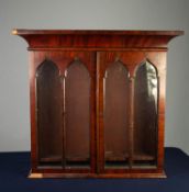GEORGIAN MAHOGANY SMALL WALL CABINET, the cavetto cornice above a pair of glazed cupboard doors,