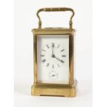 HUNT & ROSKELL, LONDON, LATE NINETEENTH CENTURY GILT BRASS STRIKING CARRIAGE CLOCK WITH ALARM, the