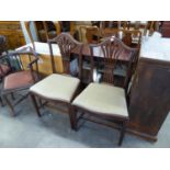 A PAIR OF MAHOGANY HEPPLEWHITE STYLE SINGLE CHAIRS, WITH PIERCED SPLAT BACKS