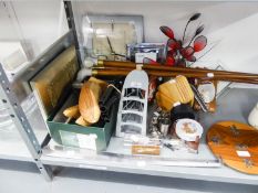 MIXED LOT TO INCLUDE; SMALL GLASS PICTURE FRAMES, OTHER SMALL PICTURE FRAMES, A WALL CLOCK, SETS
