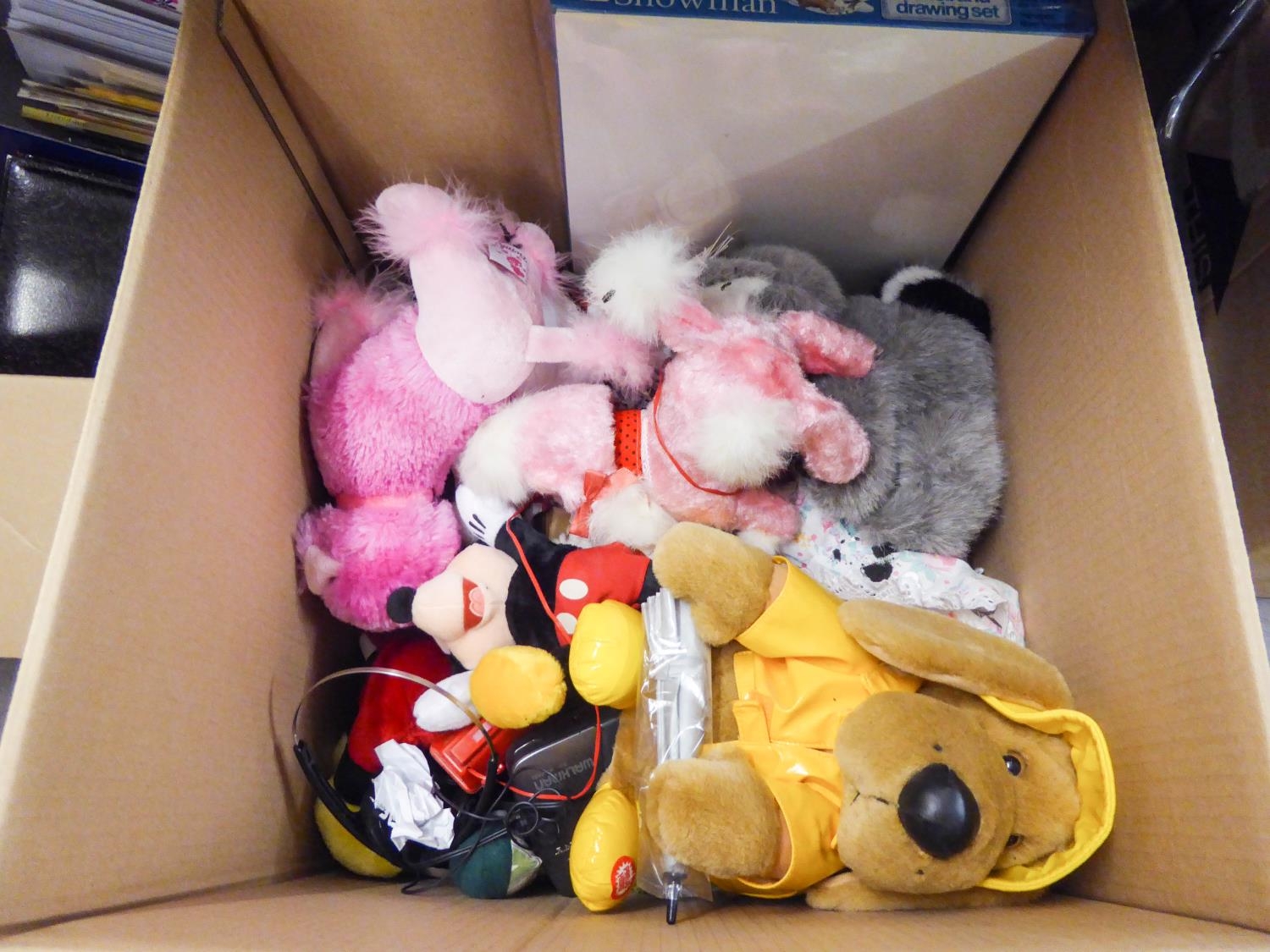 LARGE QUANTITY OF MISC ITEMS TO INCLUDE; CHRISTMAS DECORATION'S,  SOFT TOYS, STATIONARY ETC... (3