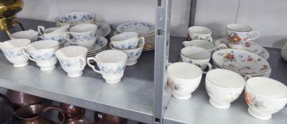 A MODERN COLCLOUGH BONE CHINA 'BRAGANZA' PATTERN TEA SERVICE OF 33 PIECES, ALSO A MODERN WEDGWOOD