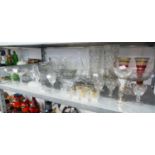 A COLLECTION OF GLASS AND CERAMICS TO INCLUDE; A DECANTER, VASES, PEDESTAL BOWL, FRUIT BOWLS, A