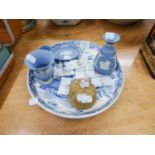 COPELAND & GARRETT, BLUE AND WHITE POTTERY CAKE PLATTER, PRINTED WITH A MAIDEN AT A WELL (AS FOUND);
