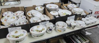 A LARGE SELECTION OF ROYAL WORCESTER 'EVESHAM' TO INCLUDE; TUREENS AND COVERS, PLATES, SAUCERS, CUPS