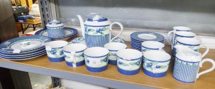 PORTUGUESE ?SPAL? POTTERY ?COTTAGE? PATTERN PART TEA SERVICE, 28 PIECES DECORATED WITH BLUEBERRY