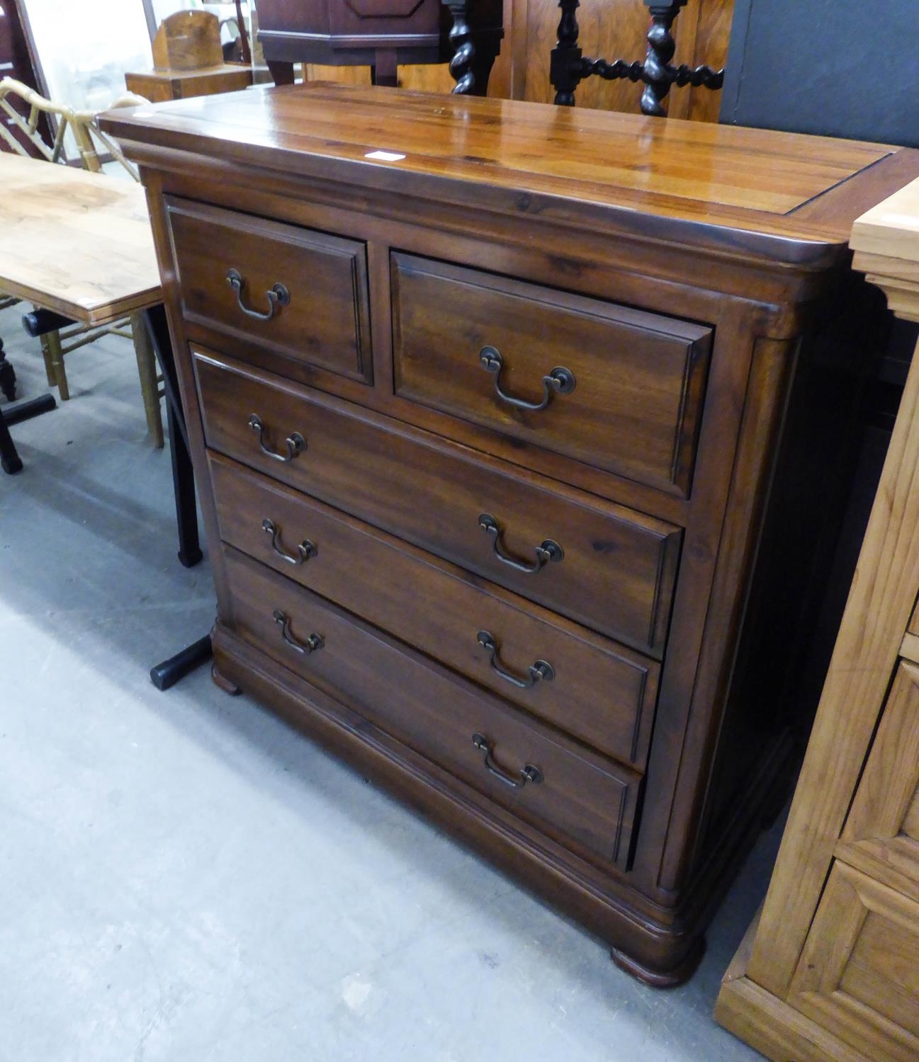 A MAHOGANY CHEST OF TWO SHORT AND THREE GRADUATED LONG DRAWERS, 3?3? WIDE