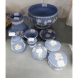 EIGHT PIECES OF WEDGWOOD BLUE AND WHITE JASPERWARE TO INCLUDE; A PEDESTAL BOWL, TWO TRINKET JARS AND