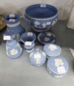 EIGHT PIECES OF WEDGWOOD BLUE AND WHITE JASPERWARE TO INCLUDE; A PEDESTAL BOWL, TWO TRINKET JARS AND