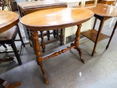 AN OVAL ANTIQUE OCCASIONAL TABLE WITH INLAID DECORATION TO THE TOP (A.F.)