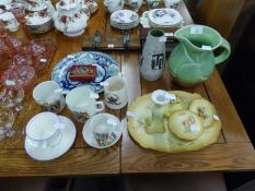 MIXED CERAMICS TO INCLUDE; A LARGE GREEN GLAZED CROWN DEVON JUG, ROYAL COMMEMORATIVE CUPS, SAUCERS