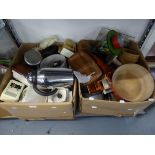 A LARGE SELECTION OF KITCHEN ITEMS, TO INCLUDE; USED LE CREUSET PANS, OTHER PANS, SMALL ELECTRIC