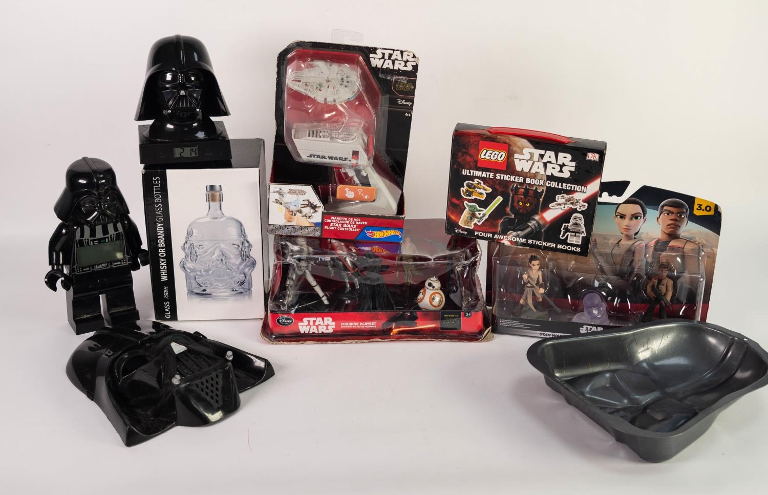 STAR WARS- DISNEY BOXED ?THE FORCE AWAKENS? PLAY SET, BOXED ?FIGURINE PLAYSET, HOT WHEELS BOXED ?