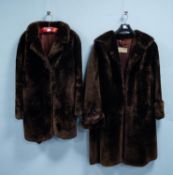 LADY'S BRWON BEAVER LAMB THREE-QUARTER LENGHT COAT with single hook fastening front and a LADY'S