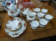 A BONE CHINA ROYAL ALBERT 'OLD COUNTRY ROSES' TEA SET FOR SIX PERSONS, TO INCLUDE; A TEAPOT (22)