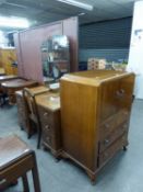 1930?S FIGURED WALNUT ART DECO STYLE SUNK CENTRE DOUBLE PEDESTAL DRESSING TABLE WITH FRAMELESS