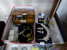 A GOOD SELECTION OF COSTUME JEWELLERY, TO INCLUDE; A TISSOT WATCH, MOTHER O'PEARL PEN KNIFE,