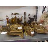 A SELECTION OF BRASSWARES TO INCLUDE; AN OBLONG TEAPOT STAMPED 'VR', A PAIR OF DRAGON