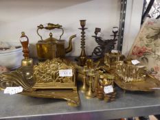 A SELECTION OF BRASSWARES TO INCLUDE; AN OBLONG TEAPOT STAMPED 'VR', A PAIR OF DRAGON