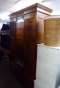 AN EARLY 20TH CENTURY CARVED WALNUT WOOD WARDROBE WITH MIRROR DOOR AND ONE LONG DRAWER BELOW, 4?