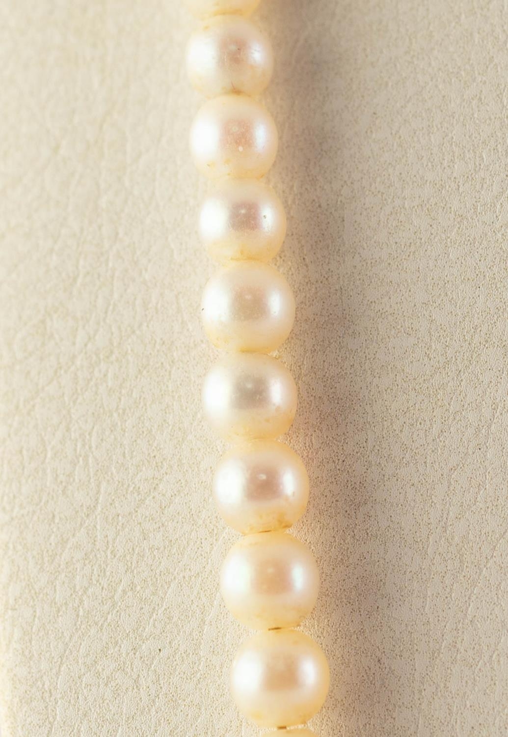 SINGLE STRAND NECKLACE OF GRADUATED CULTURED PEARLS with sterling silver, marcasite and seed pearl - Image 2 of 4