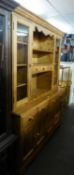 GOOD QUALITY LARGE PINE WELSH DRESSER, THE TOP SECTION HAVING GLAZED CUPBOARD DOORS, 3 SHORT DRAWERS
