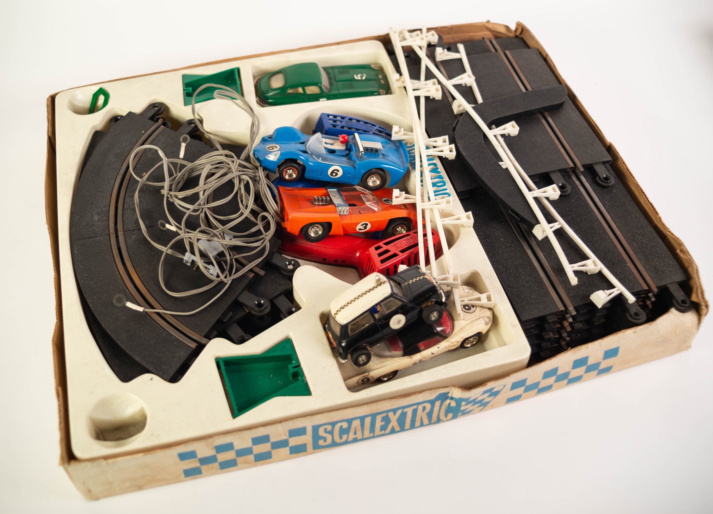 BOXED SCALEXTRIC SPORTS 31 SET, with Renault Alpine and Jaguar 'E' Type cars, Rally - Mini Cooper C7 - Image 2 of 2