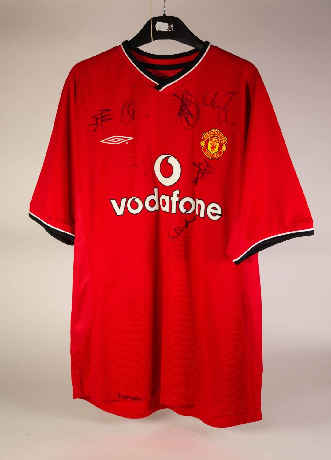 MANCHESTER UNITED REPLICA SHIRTS, VARIOUS YEARS WITH SIX HOME SHIRTS, sponsors including; Vodafone - Image 12 of 18