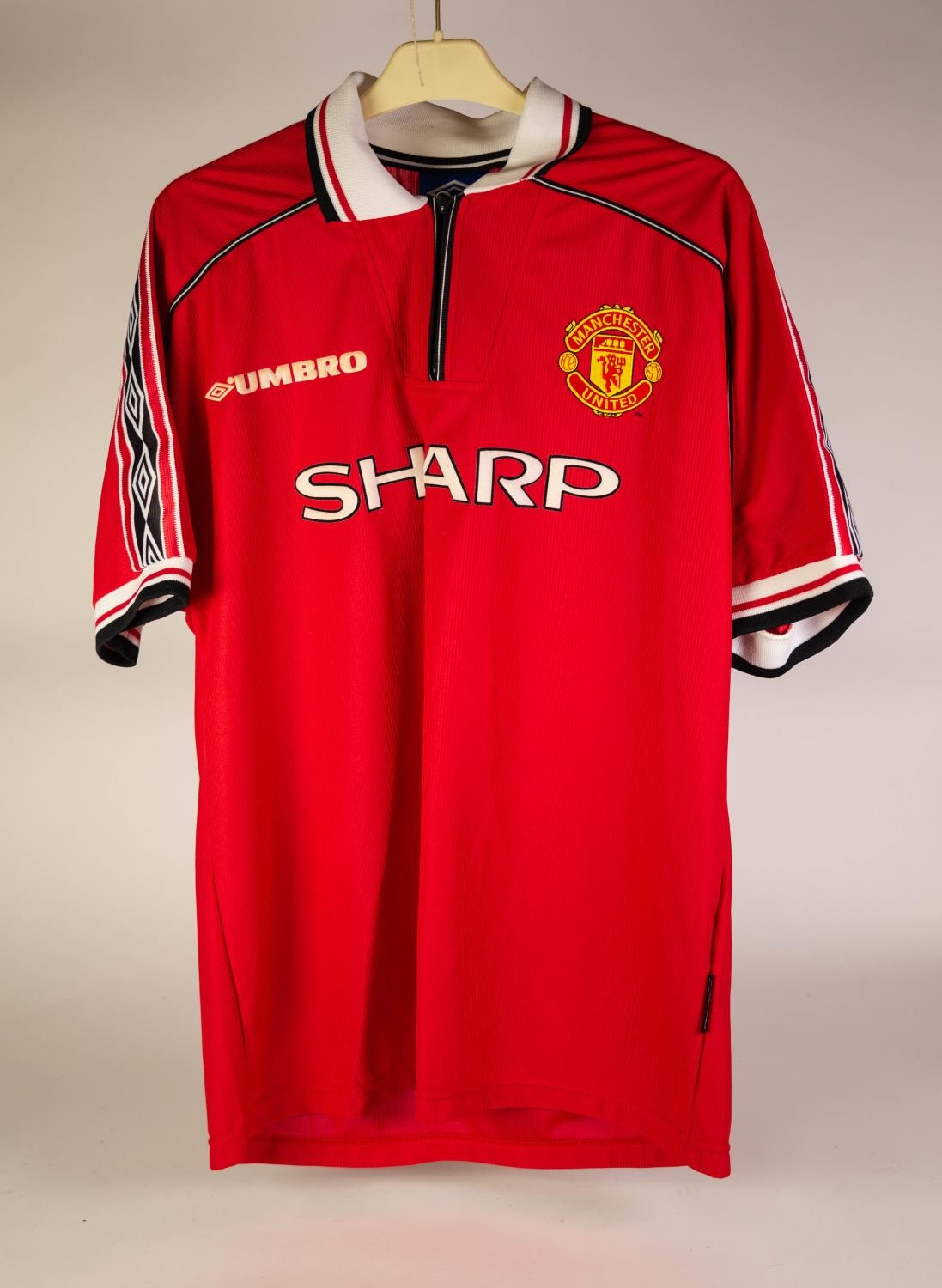 MANCHESTER UNITED REPLICA SHIRTS, VARIOUS YEARS WITH SIX HOME SHIRTS, sponsors including; Vodafone - Image 16 of 18