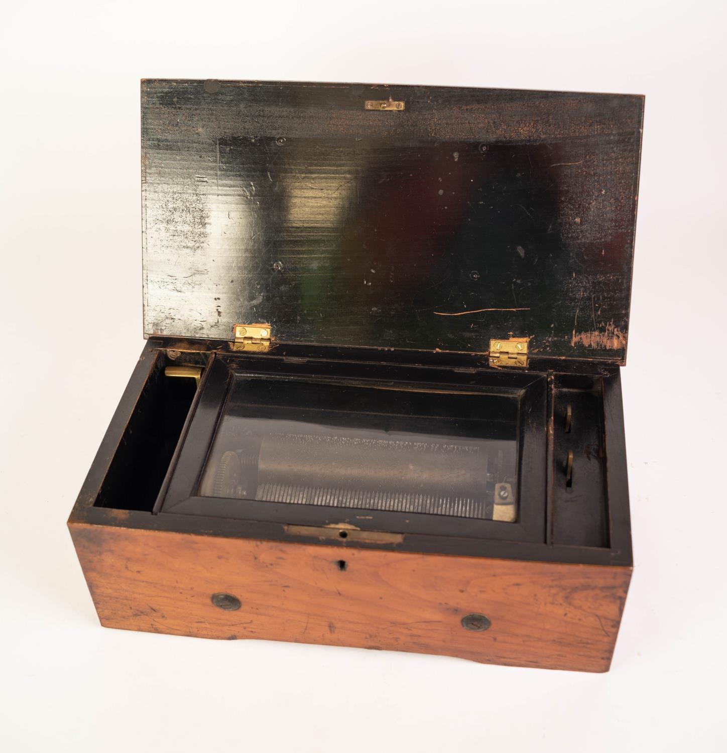 A LATE NINETEENTH CENTURY SWISS CYLINDER MUSICAL BOX, having a 6" (15.3cm) cylinder on a 6" (15. - Image 2 of 3