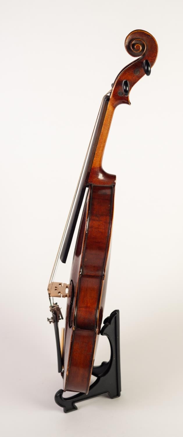 EARLY 20th CENTURY THREE-QUARTER SIZED FRENCH VIOLIN, labelled Medio Fino and having 14 1/8in (33. - Image 2 of 8