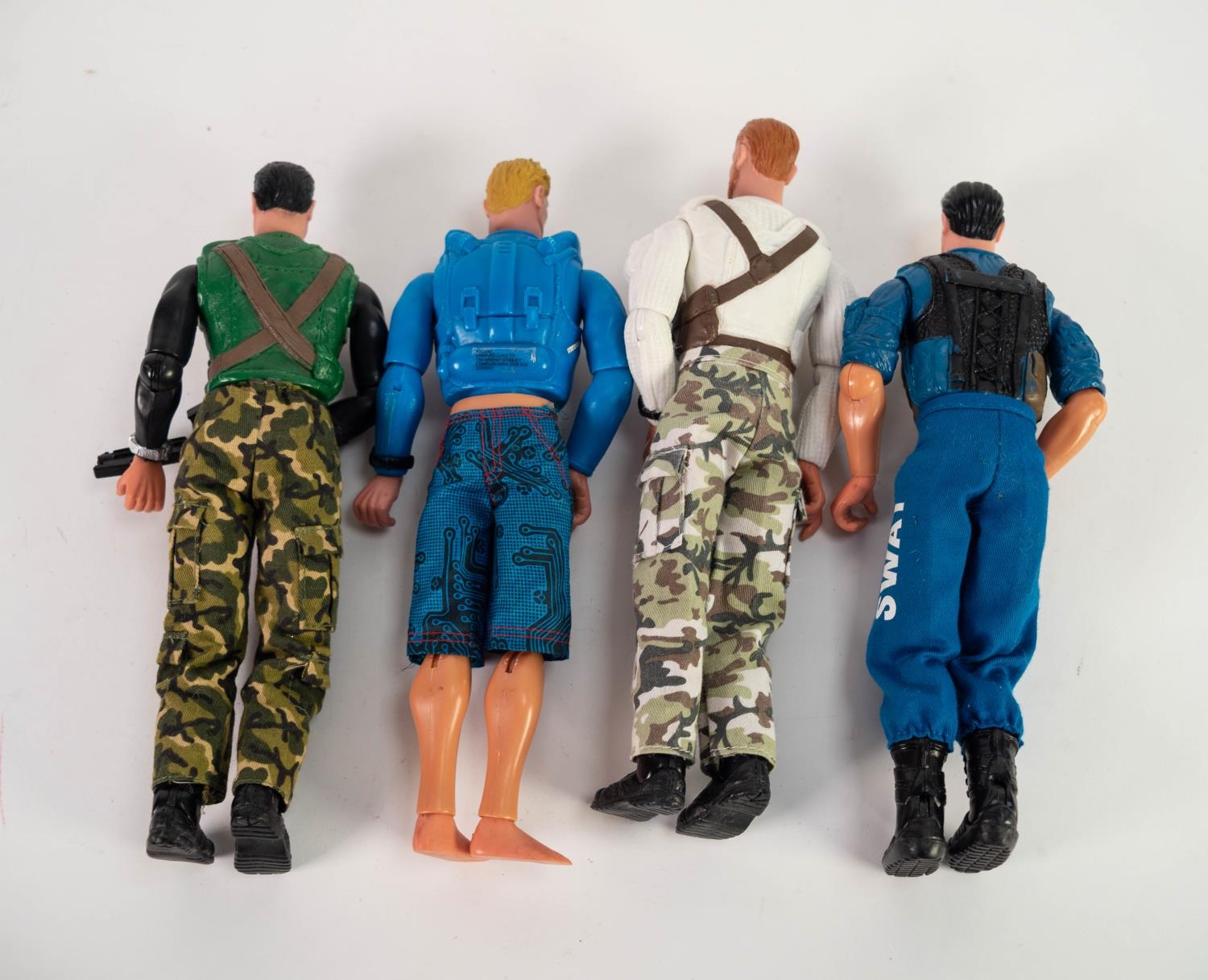 FOUR ACTION MAN TYPE MILITARY ACTION FIGURES, with moveable limbs, the upper bodies with moulded - Image 2 of 2