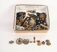 VERY LARGE MIXED SELECTION OF MAINLY MILITARY METAL AND OTHER BADGES AND BUTTONS, etc. some items