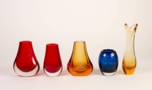 FOUR WHITEFRIARS CASED GLASS SMALL VASES, comprising: TWO TEARDROP VASES, one in red, the other in