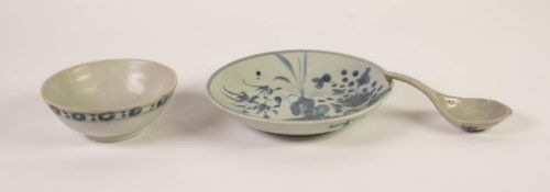 THREE PIECES OF CHINESE BLUE AND WHITE PORCELAIN FROM THE ?TEK SING TREASURES? SALE BY NAGEL