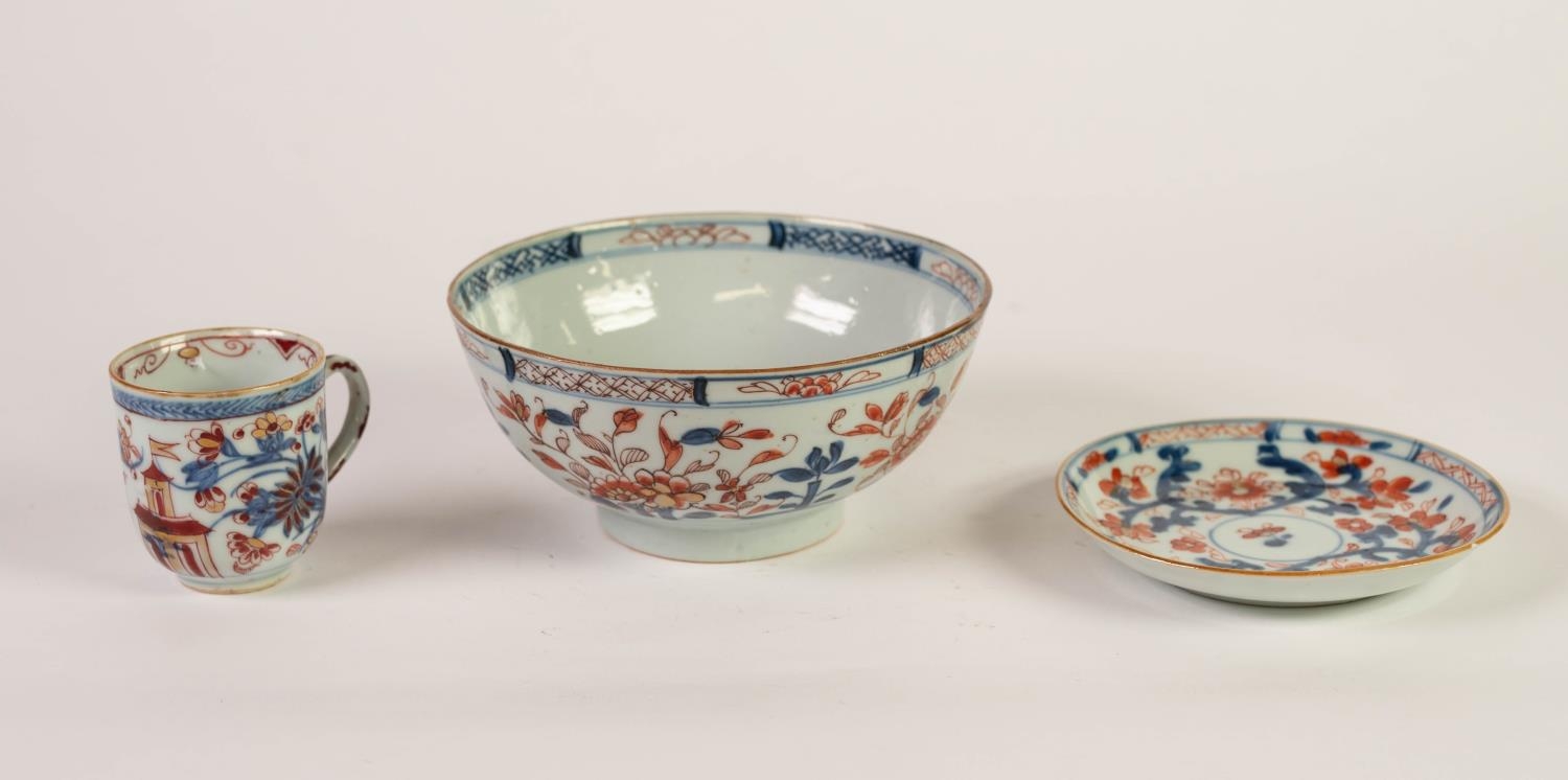 THREE PIECES OF NINETEENTH CENTURY CHINESE IMARI PORCELAIN, typically decorated, comprising:
