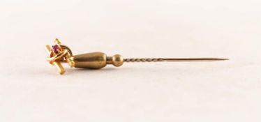 EDWARDIAN 15ct GOLD STICK PIN, with link two bar top set with a tiny ruby, 1.8 gms