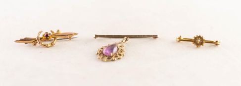 9ct GOLD PLAIN BAR BROOCH with gold drop pendant set with a tear shaped amethyst; 9ct GOLD BAR